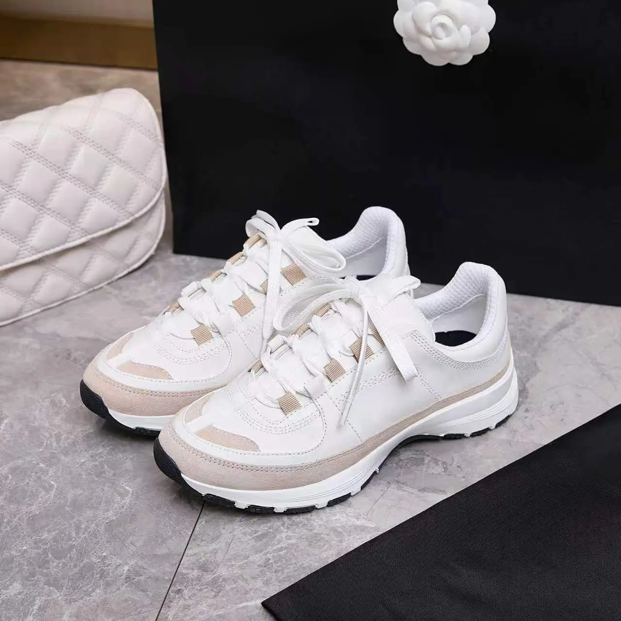 Beliebte Unisex-Skateboard-Sneakers, einfarbig, mit Schnürung, atmungsaktive Freizeitschuhe, rutschfeste und abriebfeste Sohle, in verschiedenen Größen erhältlich, ideal für den täglichen Streetstyle, für Paare, Herren und Damen.