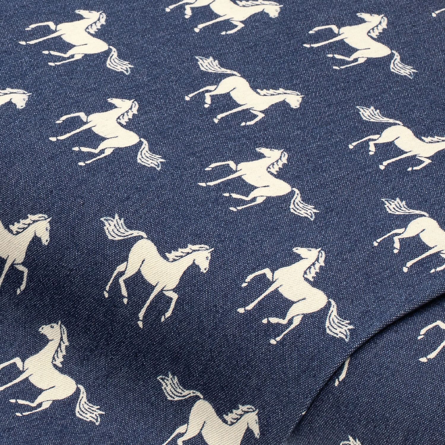 Leichter Jeansstoff (Hemdenjeans) Pferde, blau/weiß