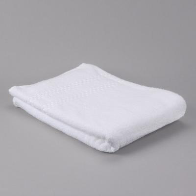 Oxford Viceroy 35" x 70" 100% Ring Spun Combed Cotton Pool Towel 22 lb. - 24/Case