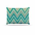 Kess eigene Nika Martinez Seventies Smaragd Chevron Grün Abstrakt Hundebett, 76,2 x 101,6 cm