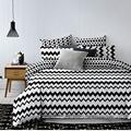 DecoKing 84496 135x200 cm mit Kissenbezug 80x80 schwarz weiß geometrisches Muster Bettbezüge Microfaser Hypnosis Waves Bettwäsche Polyester 135 x 200 cm